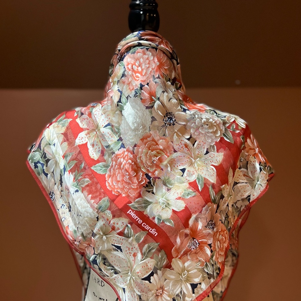 Beautiful Vintage Pierre Cardin,Size 34x34 inches#Sold#